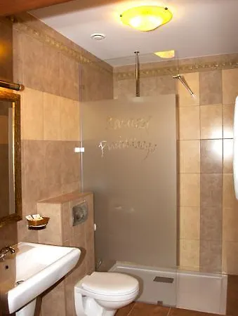 Goscinna Chata Hotel Wysowa-Zdrój