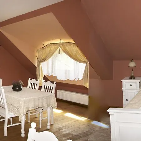 Goscinna Chata Hotel Wysowa-Zdrój
